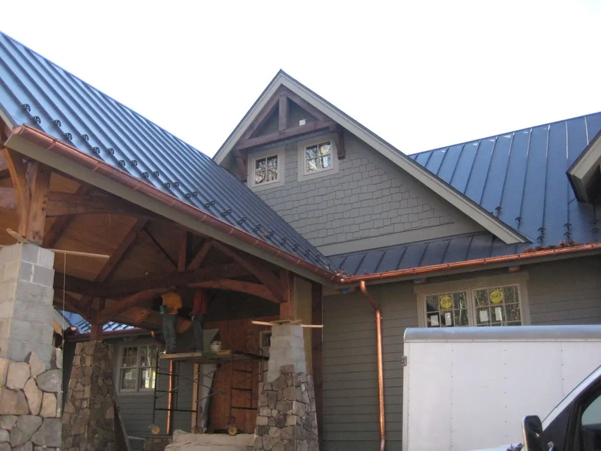 Craftsman Roofing team delivering quality roofing work in Hallmark-Camelot